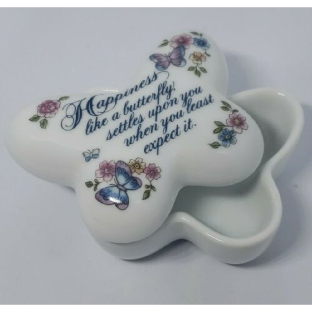 Avon Vintage - 1974 Avon Butterfly Fantasy White porcelain trinket box - Picture 5 of 5